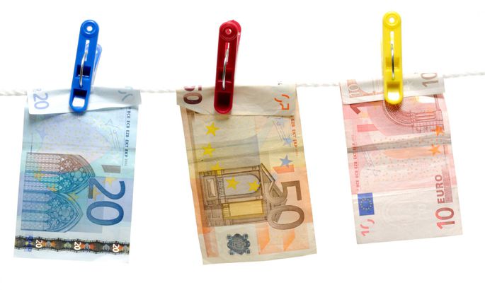 مبارزه با پولشویی در استونی پایتخت پولشویی جهان