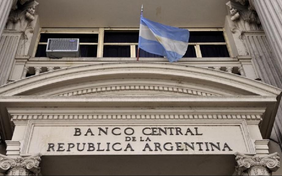 بانک های آرژانتین حق خرید دلار ندارند