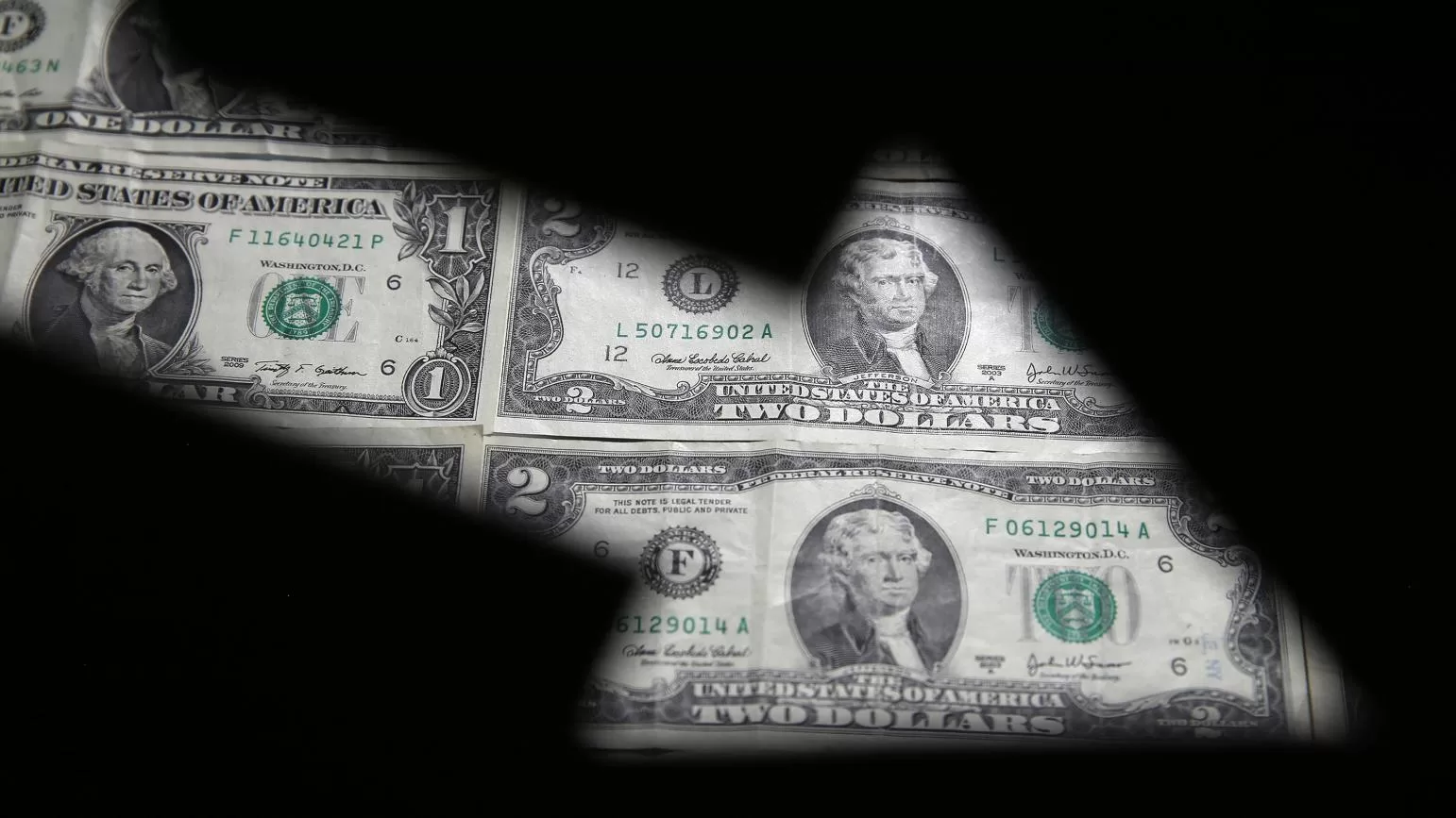 تضعیف دلار در آسیا - اندیشکده پترسون