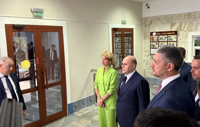 بازدید نخست وزیر روسیه از پایانه ریلی صادرات غلات به چین