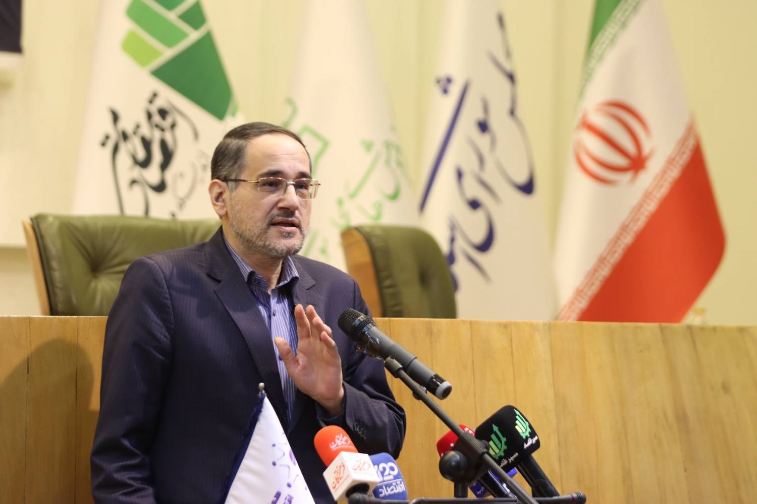 بابک نگاهداری- افتتاحیه همایش دوازدهم 2