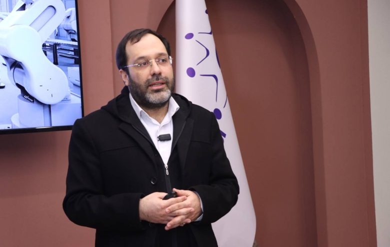 رضا بخشی‌آنی - راه‌نما نظم نوین جهانی