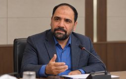فرهاد فلاحی رئیس پژوهشکده انتقال و توزیع پژوهشگاه نیرو - خورشیدی پشت‌بامی
